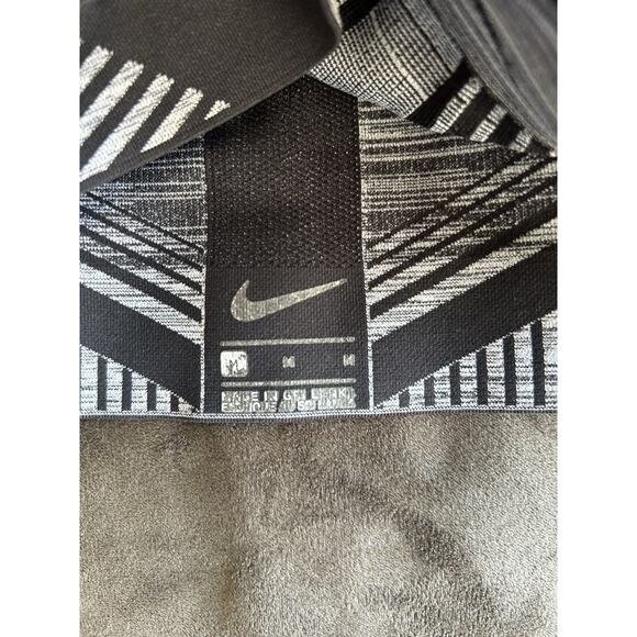 Nike Flyknit High-Support Sports Bra, Black/Grey Medium Gym Running Tennis Golf - Picture 6 of 6